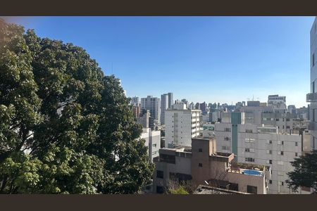 Apartamento à venda com 150m², 4 quartos e 3 vagas Apartamento à venda com 150m², 4 quartos e 3 vagasVista