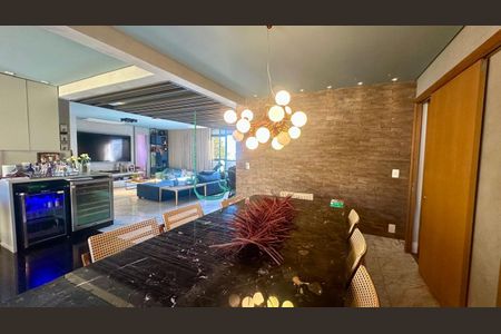 Apartamento à venda com 150m², 4 quartos e 3 vagas Apartamento à venda com 150m², 4 quartos e 3 vagasSala