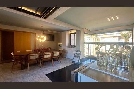 Apartamento à venda com 150m², 4 quartos e 3 vagas Apartamento à venda com 150m², 4 quartos e 3 vagasSala