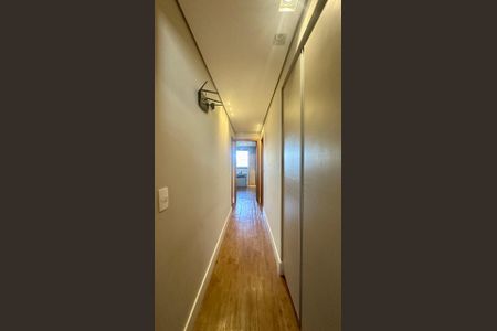 Apartamento à venda com 150m², 4 quartos e 3 vagas Apartamento à venda com 150m², 4 quartos e 3 vagasCorredor