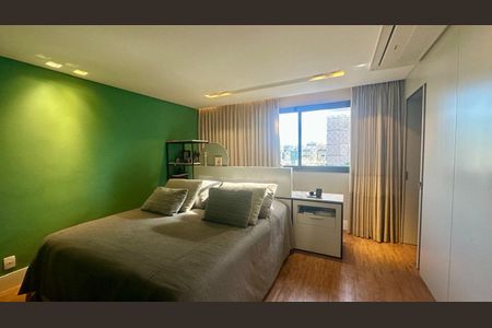 Apartamento à venda com 150m², 4 quartos e 3 vagas Apartamento à venda com 150m², 4 quartos e 3 vagasSuíte 1