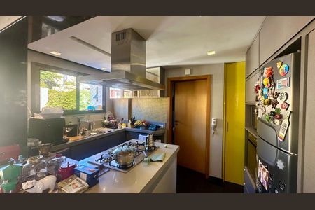 Apartamento à venda com 150m², 4 quartos e 3 vagas Apartamento à venda com 150m², 4 quartos e 3 vagasCozinha