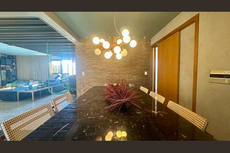 Apartamento à venda com 150m², 4 quartos e 3 vagas Apartamento à venda com 150m², 4 quartos e 3 vagasSala