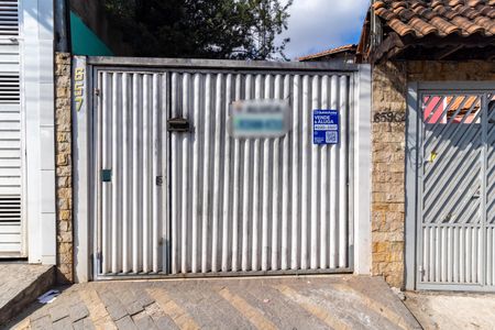 Casa à venda com 111m², 2 quartos e 5 vagas Casa à venda com 111m², 2 quartos e 5 vagasFachada