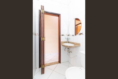 Casa à venda com 111m², 2 quartos e 5 vagas Casa à venda com 111m², 2 quartos e 5 vagasBanheiro Social