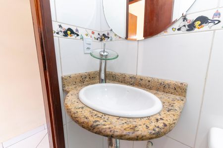 Casa à venda com 111m², 2 quartos e 5 vagas Casa à venda com 111m², 2 quartos e 5 vagasBanheiro Social