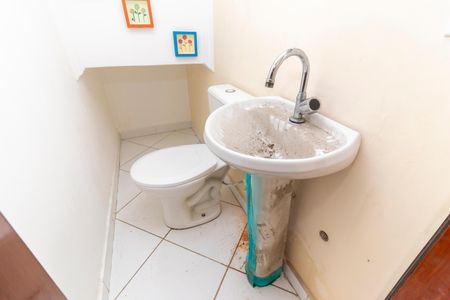 Casa à venda com 111m², 2 quartos e 5 vagas Casa à venda com 111m², 2 quartos e 5 vagasLavabo