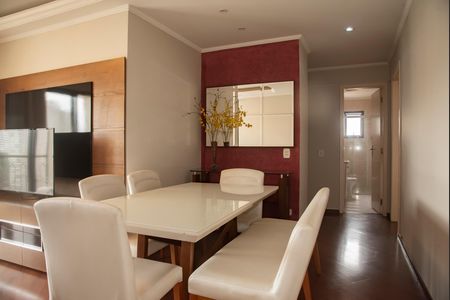 Apartamento à venda com 68m², 2 quartos e 2 vagasSala
