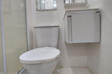 Apartamento à venda com 70m², 3 quartos e 1 vaga Apartamento à venda com 70m², 3 quartos e 1 vagaBanheiro da Suíte