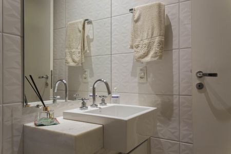 Apartamento à venda com 92m², 2 quartos e 2 vagasBanheiro