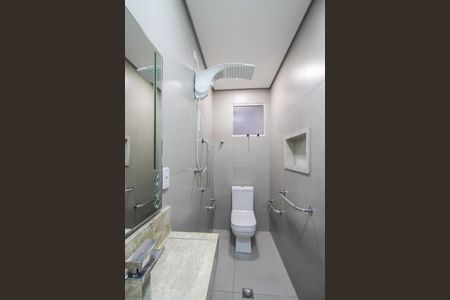 Casa à venda com 200m², 3 quartos e 3 vagas Casa à venda com 200m², 3 quartos e 3 vagasBanheiro 2