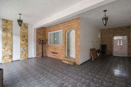 Casa à venda com 200m², 3 quartos e 3 vagas Casa à venda com 200m², 3 quartos e 3 vagasGaragem