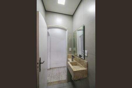 Casa à venda com 200m², 3 quartos e 3 vagas Casa à venda com 200m², 3 quartos e 3 vagasBanheiro 2