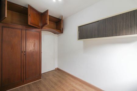 Casa à venda com 200m², 3 quartos e 3 vagas Casa à venda com 200m², 3 quartos e 3 vagasQuarto 2