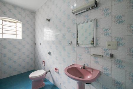 Casa à venda com 200m², 3 quartos e 3 vagas Casa à venda com 200m², 3 quartos e 3 vagasBanheiro