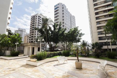 Apartamento à venda com 144m², 3 quartos e 3 vagas Apartamento à venda com 144m², 3 quartos e 3 vagasEntrada