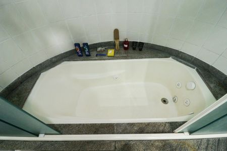 Apartamento à venda com 144m², 3 quartos e 3 vagas Apartamento à venda com 144m², 3 quartos e 3 vagasBanheiro da Suíte 2