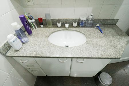 Apartamento à venda com 144m², 3 quartos e 3 vagas Apartamento à venda com 144m², 3 quartos e 3 vagasBanheiro da Suíte 2