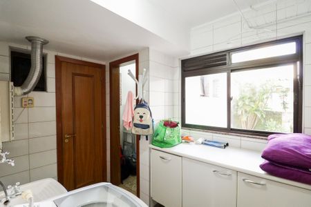 Apartamento à venda com 144m², 3 quartos e 3 vagas Apartamento à venda com 144m², 3 quartos e 3 vagasÁrea de Serviço e Banheiro de Serviço