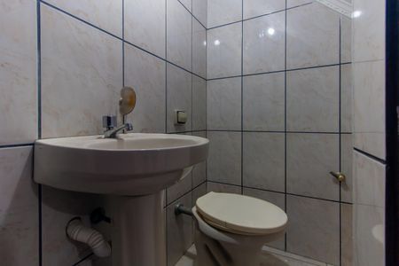 Casa para alugar com 170m², 4 quartos e 2 vagasBanheiro 1