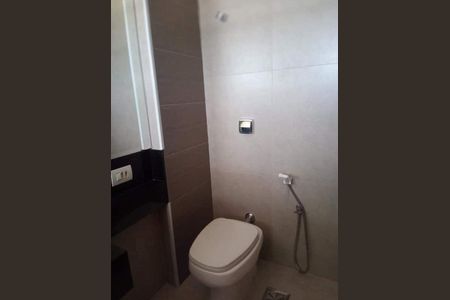 Apartamento à venda com 85m², 2 quartos e 1 vaga Apartamento à venda com 85m², 2 quartos e 1 vagaBanheiro