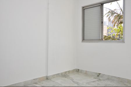 Apartamento para alugar com 74m², 3 quartos e 2 vagasQuarto 02