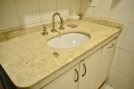 Apartamento à venda com 80m², 3 quartos e 2 vagas Apartamento à venda com 80m², 3 quartos e 2 vagasBanheiro Social