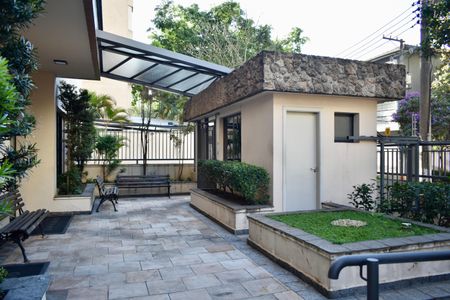 Apartamento à venda com 80m², 3 quartos e 2 vagas Apartamento à venda com 80m², 3 quartos e 2 vagasEntrada