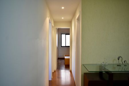 Apartamento à venda com 80m², 3 quartos e 2 vagas Apartamento à venda com 80m², 3 quartos e 2 vagasCorredor