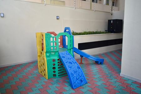 Apartamento à venda com 80m², 3 quartos e 2 vagas Apartamento à venda com 80m², 3 quartos e 2 vagasÁrea comum - Playground