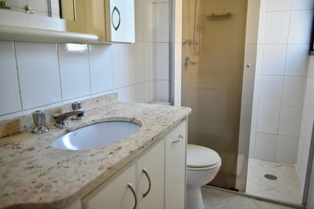 Apartamento à venda com 80m², 3 quartos e 2 vagas Apartamento à venda com 80m², 3 quartos e 2 vagasBanheiro da Suíte