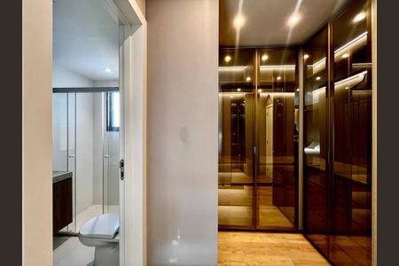 Apartamento à venda com 125m², 3 quartos e 2 vagas Apartamento à venda com 125m², 3 quartos e 2 vagasCloset da suíte 2