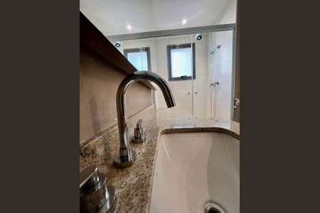 Apartamento à venda com 125m², 3 quartos e 2 vagas Apartamento à venda com 125m², 3 quartos e 2 vagasBanheiro da Suíte 2