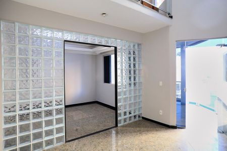 Casa à venda com 185m², 3 quartos e 2 vagasSala