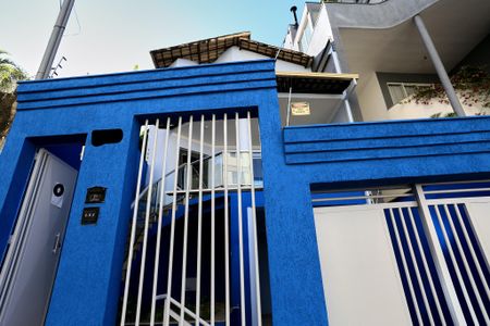 Casa à venda com 185m², 3 quartos e 2 vagasFachada