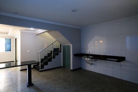 Casa à venda com 185m², 3 quartos e 2 vagasCozinha