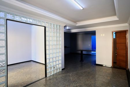 Casa à venda com 185m², 3 quartos e 2 vagasSala