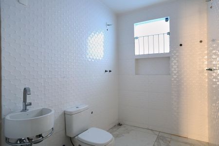 Casa à venda com 185m², 3 quartos e 2 vagasBanheiro da Suíte