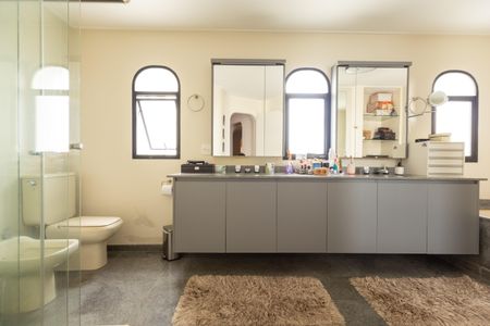 Apartamento à venda com 281m², 4 quartos e 4 vagasBanheiro da Suíte 3