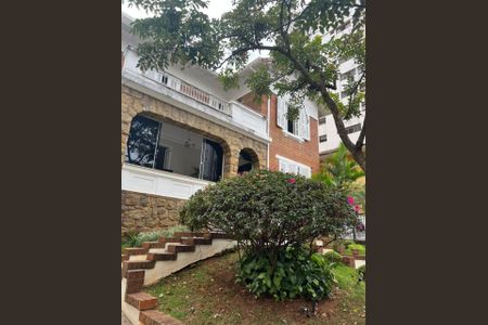 Casa à venda com 400m², 6 quartos e 11 vagasFachada