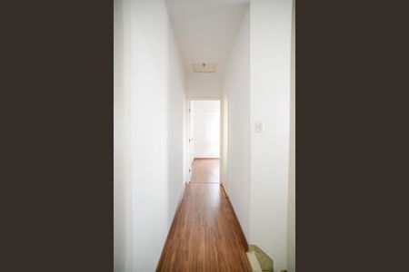 Casa à venda com 110m², 2 quartos e 2 vagas Casa à venda com 110m², 2 quartos e 2 vagasCorredor