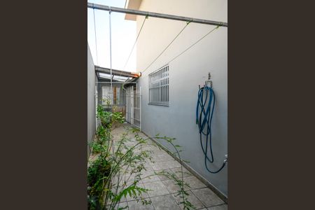 Casa à venda com 110m², 2 quartos e 2 vagas Casa à venda com 110m², 2 quartos e 2 vagasQuintal