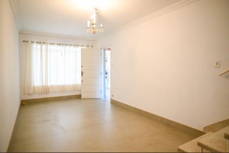 Casa à venda com 110m², 2 quartos e 2 vagas Casa à venda com 110m², 2 quartos e 2 vagasSala