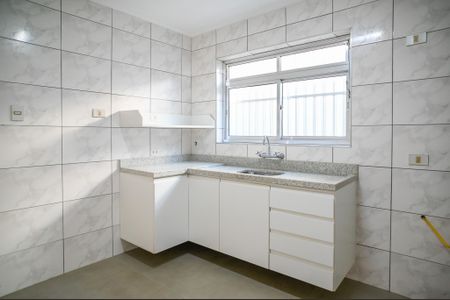 Casa à venda com 110m², 2 quartos e 2 vagas Casa à venda com 110m², 2 quartos e 2 vagasCozinha