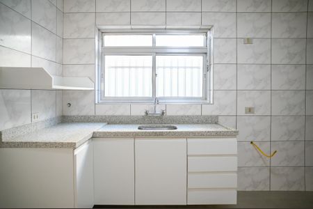 Casa à venda com 110m², 2 quartos e 2 vagas Casa à venda com 110m², 2 quartos e 2 vagasCozinha