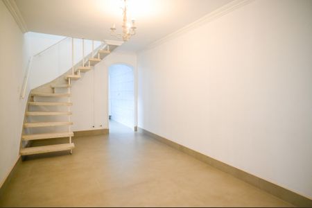 Casa à venda com 110m², 2 quartos e 2 vagas Casa à venda com 110m², 2 quartos e 2 vagasSala