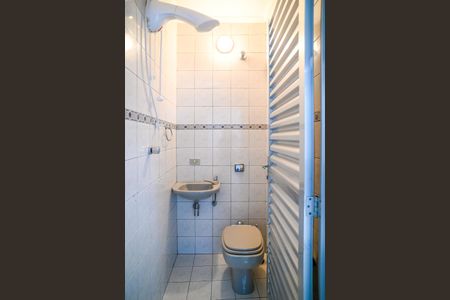 Casa à venda com 110m², 2 quartos e 2 vagas Casa à venda com 110m², 2 quartos e 2 vagasBanheiro de Serviço