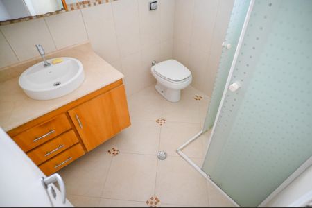 Casa à venda com 110m², 2 quartos e 2 vagas Casa à venda com 110m², 2 quartos e 2 vagasBanheiro