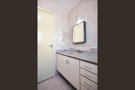 Apartamento para alugar com 570m², 3 quartos e 4 vagasBanheiro Suíte 2