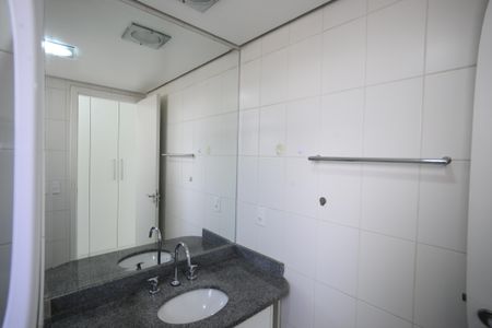 Apartamento à venda com 68m², 2 quartos e 1 vagaBanheiro da Suíte